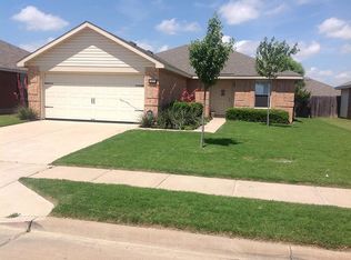 1601 Castle Ridge Rd, Fort Worth, TX 76140