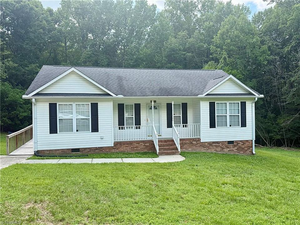 1st image of 245 Pin Oak Dr