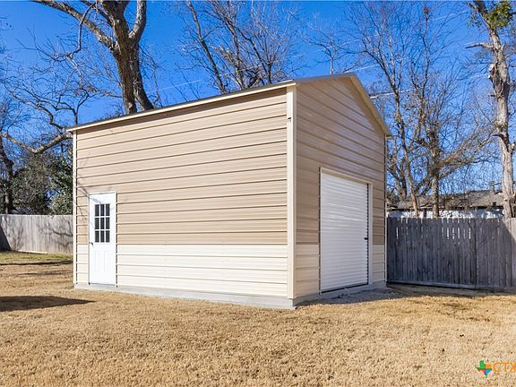 4th image of 850 Ridgeoak Dr