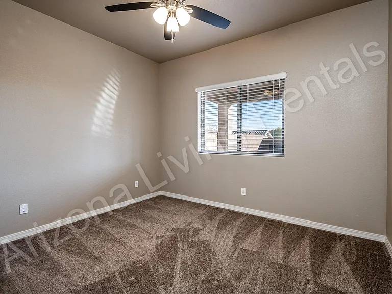 1726 E Aloe St — Photo 14