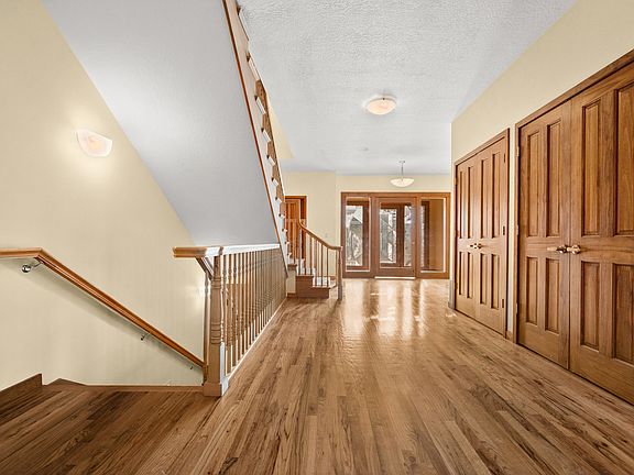 4th image of 927 N Ensign Vista Dr