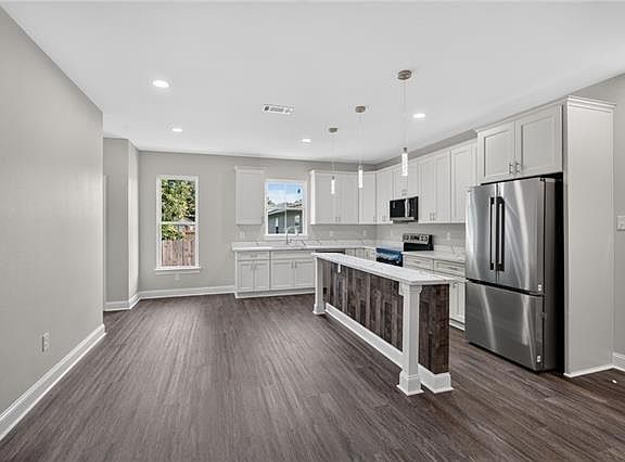 4th image of 7210 Dreux Ave