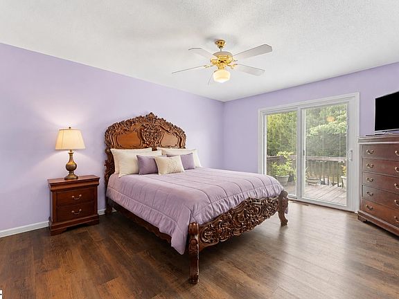 5th image of 5 Lillians Ln