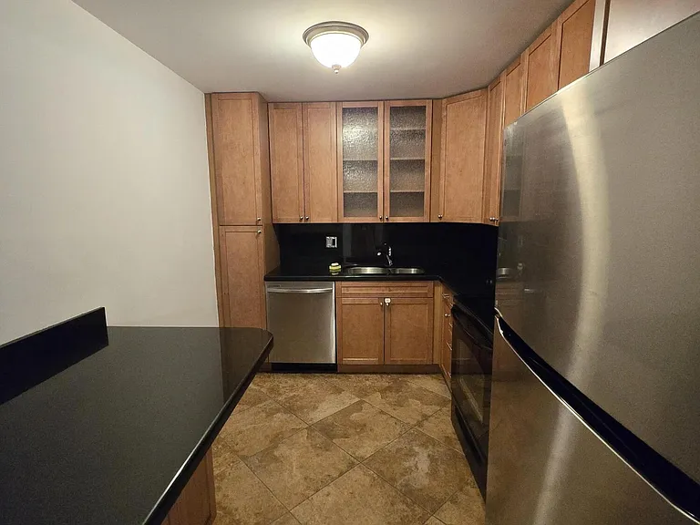 2500 Parkview Dr #412 — Photo 17