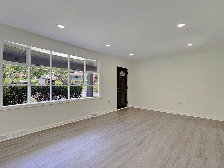 6417 Kaine Dr — Photo 9