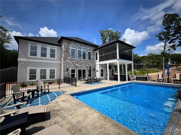 243 E Villages Estates Rd, Sunrise Beach, MO 65079