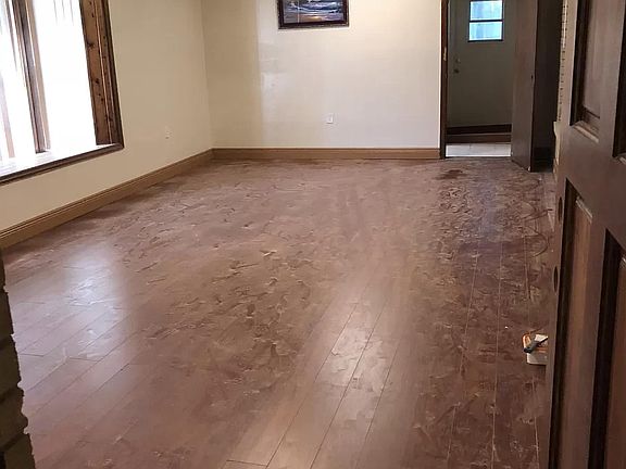 4th image of 3880 Barna Ave