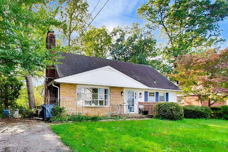 4 bed, 3.0 bath, 2750 sqft, $3,200 — Photo 3
