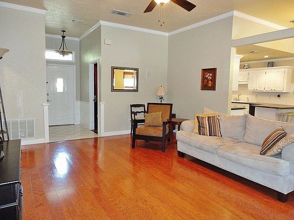 4th image of 1615 Tanglewood Dr
