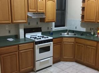 3150 36th St APT 3R, Astoria, NY 11106