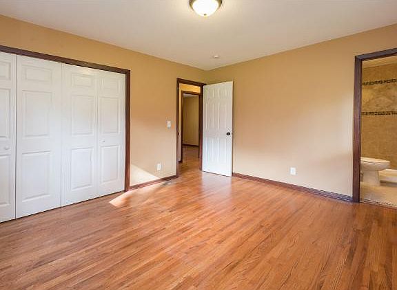5th image of 2217 114th St E