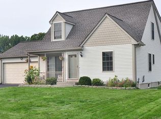 5 Harvest Ln, East Granby, CT 06026