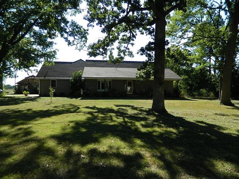 1st image of 831 Morris Ave