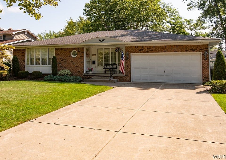 1st image of 413 Fruitwood Ter
