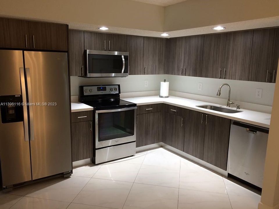 1st image of 8065 SW 107th Ave APT 307