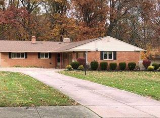 8445 Dalepoint Rd, Independence, OH 44131