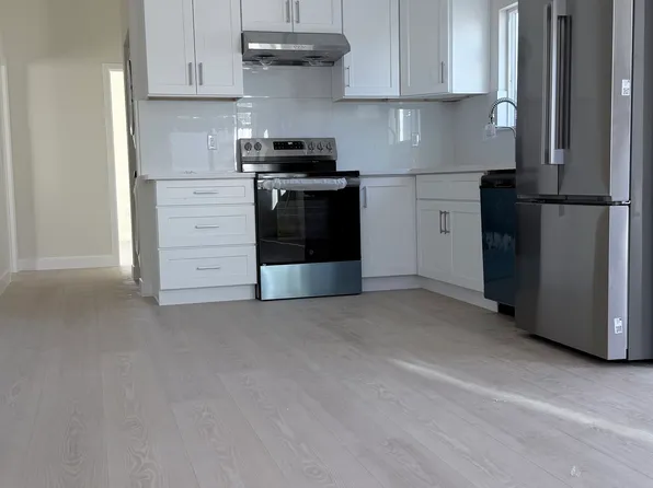 9473 Sabre Ln, Westminster, CA 92683