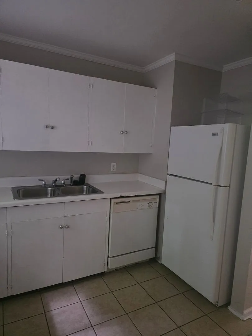 1617 Old Oxford Rd — Photo 4