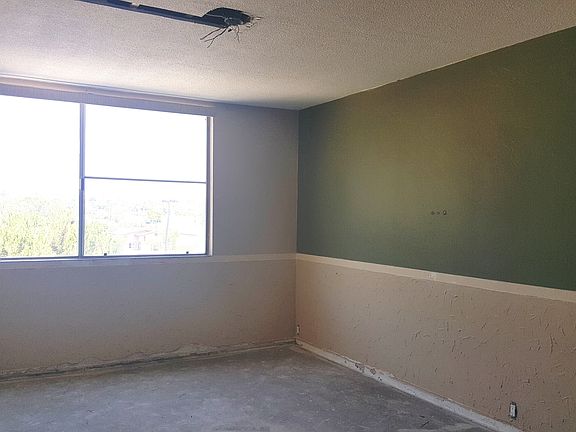 3rd image of 1907 Robinson Ave Unit 102