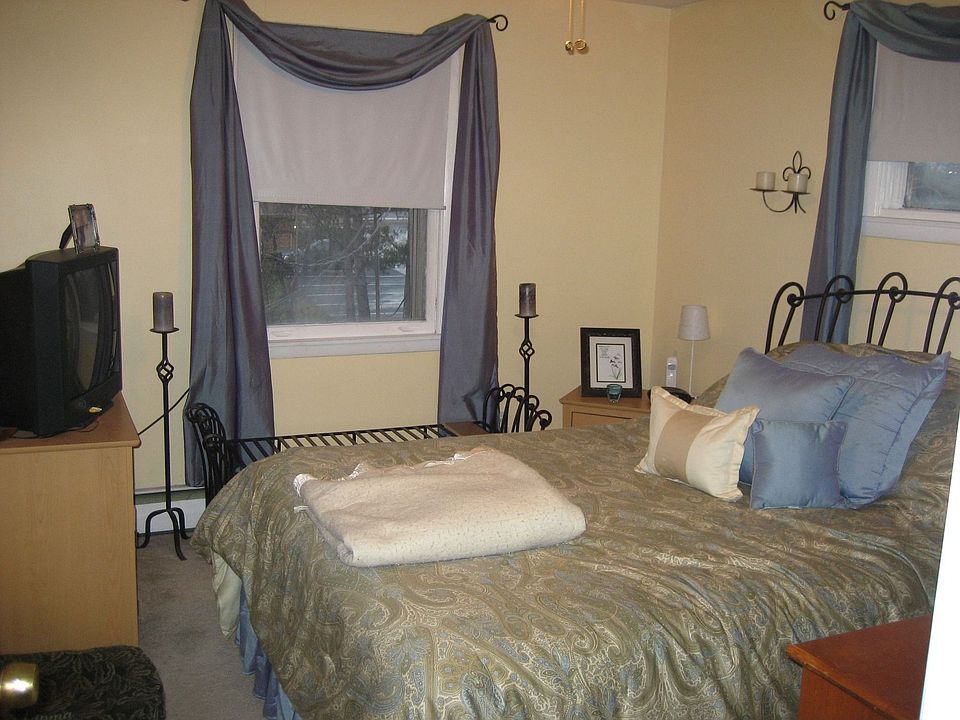 2nd image of 53-4 Park Club Ln