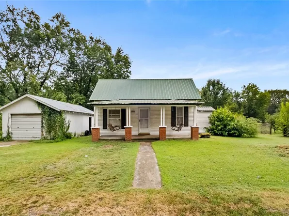 1453 E Pine St, Westville, OK 74965