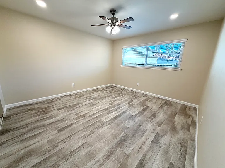 120 Granada Dr #12 — Photo 6