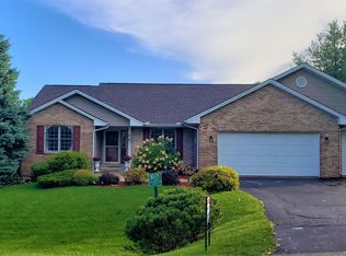 3071 N Silver Ridge Dr, Oregon, IL 61061