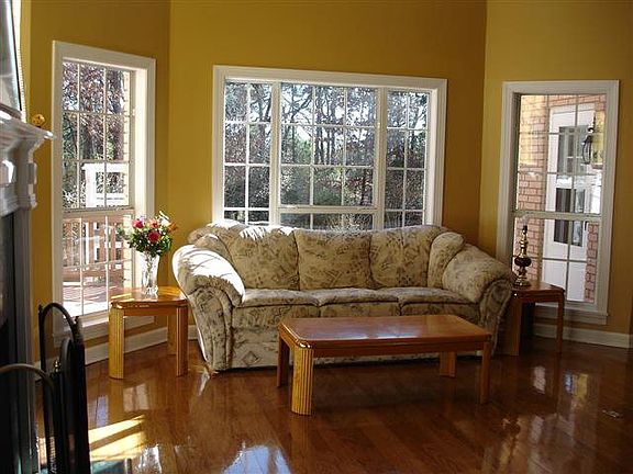 4th image of 221 Woodland Hills Dr