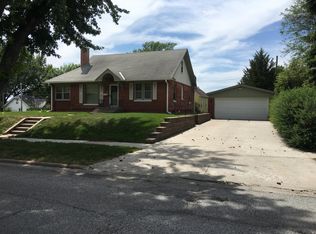 1224 S 52nd St, Omaha, NE 68106