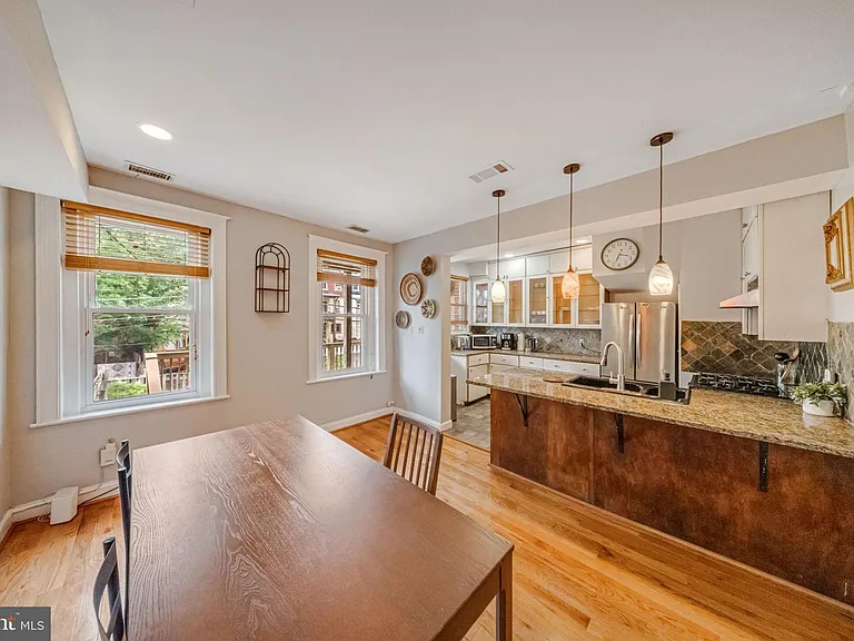 723 Quebec Pl NW — Photo 9