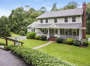 904 Roxbury Rd, Southbury, CT 06488