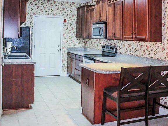 5th image of 1450 Hidden Meadow Ln