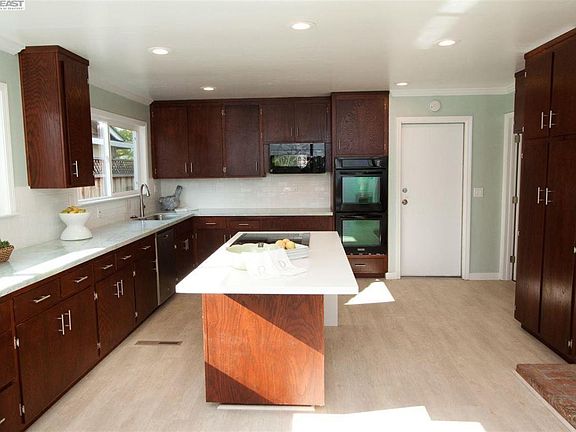 3rd image of 229 Gregg Ct