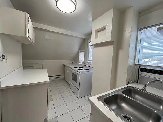 Kitchen photo 2