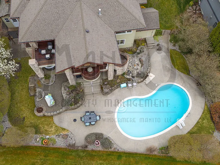 115 E Meadowlane Rd — Photo 40