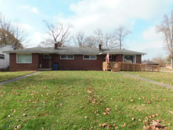 990 & 992 Dravis St SE, Girard, OH 44420