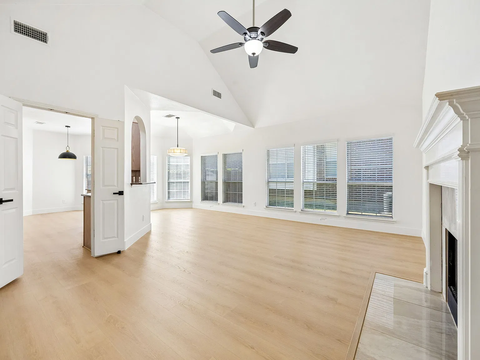 4 bed, 1787 sqft, $2,850 — Photo 2