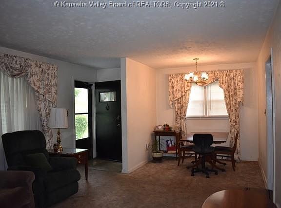 2nd image of 1211 Lyndale Dr