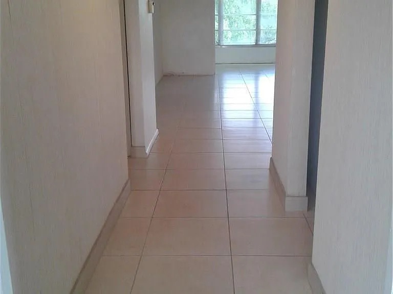 1030 Country Club Dr #401 — Photo 2