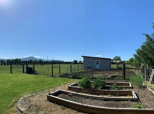 970 W Justice Rd, Central Pt, OR 97502