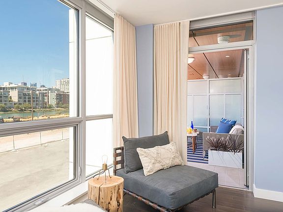 5th image of 708 Long Bridge St APT 211