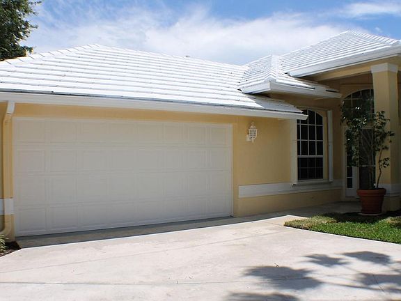 3rd image of 435 SW Fairway Lake Point