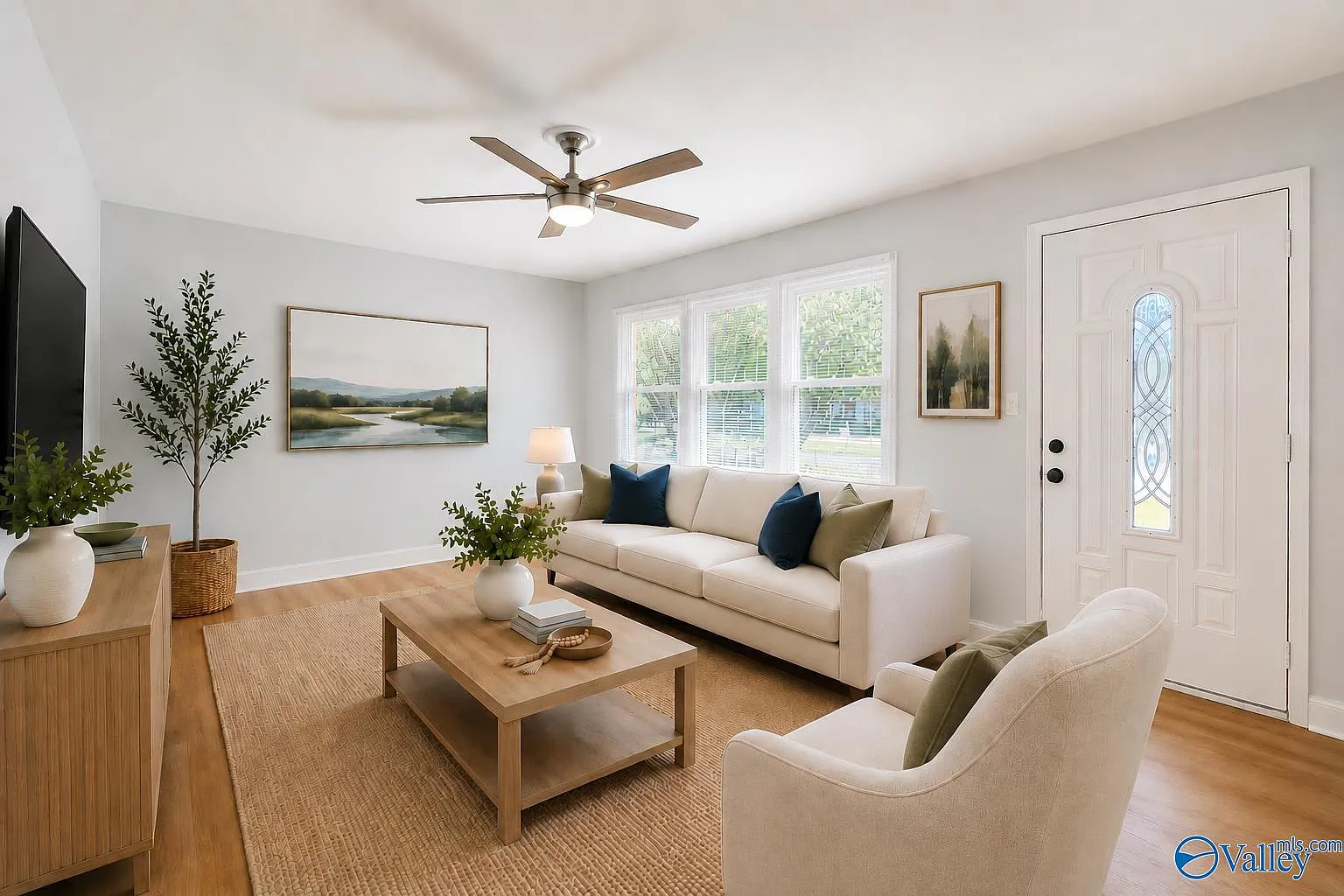 3 bed, 1.5 bath, 1133 sqft, $1,650 — Photo 1