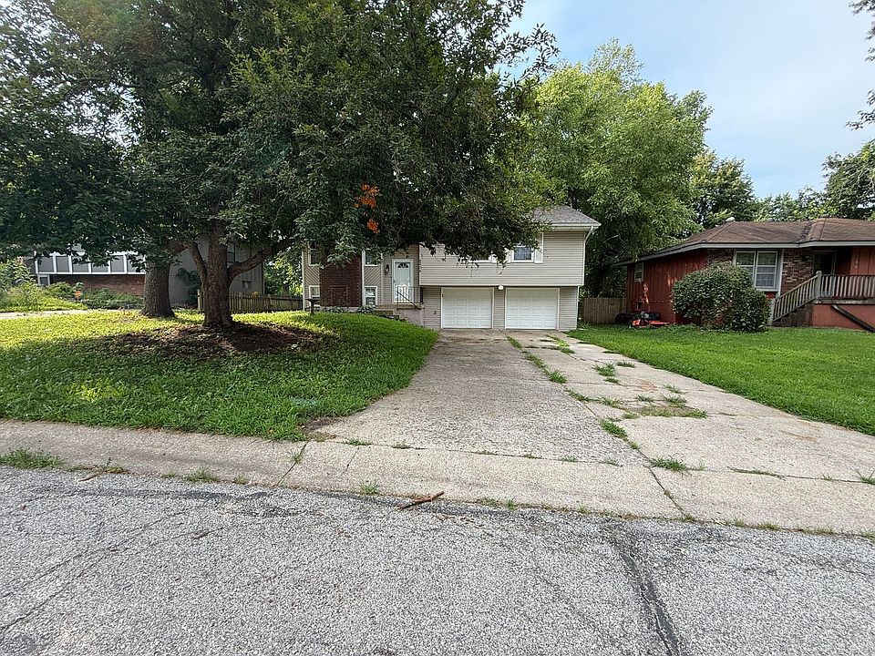 1st image of 308 NE Lakeview Dr
