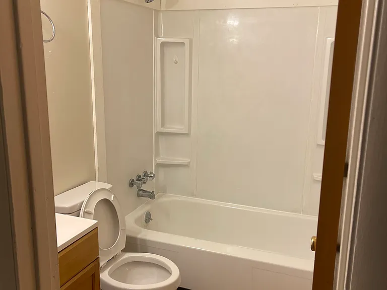 Colonial Estates — Photo 12