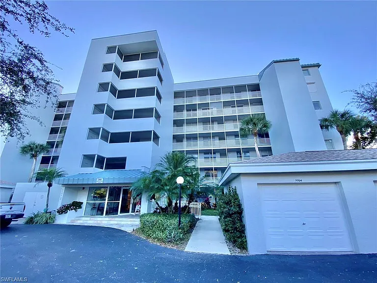 290 Naples Cove Dr #2205 — Photo 2