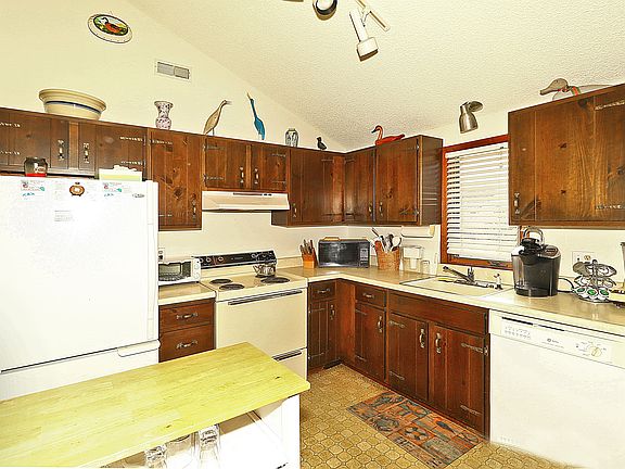 5th image of 9801 Long Beach Blvd