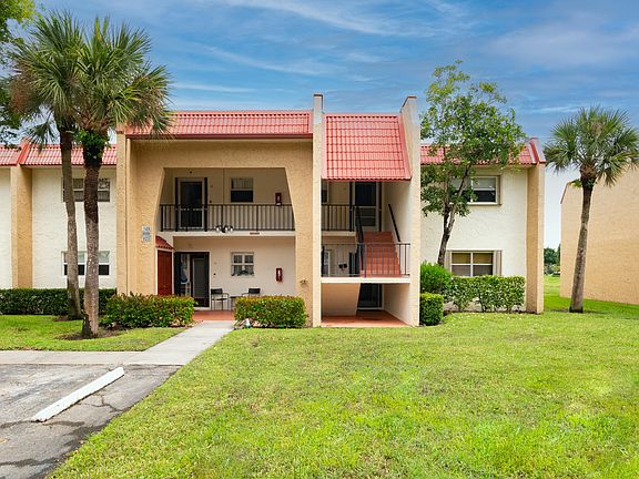 2nd image of 125 Lake Evelyn Drive