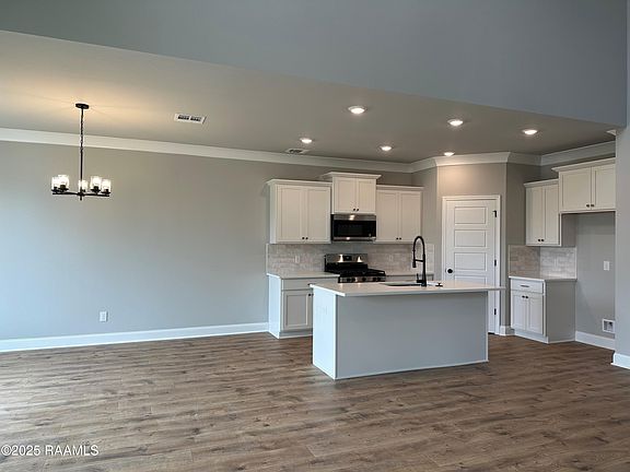 3rd image of 129 Belle Lake Dr