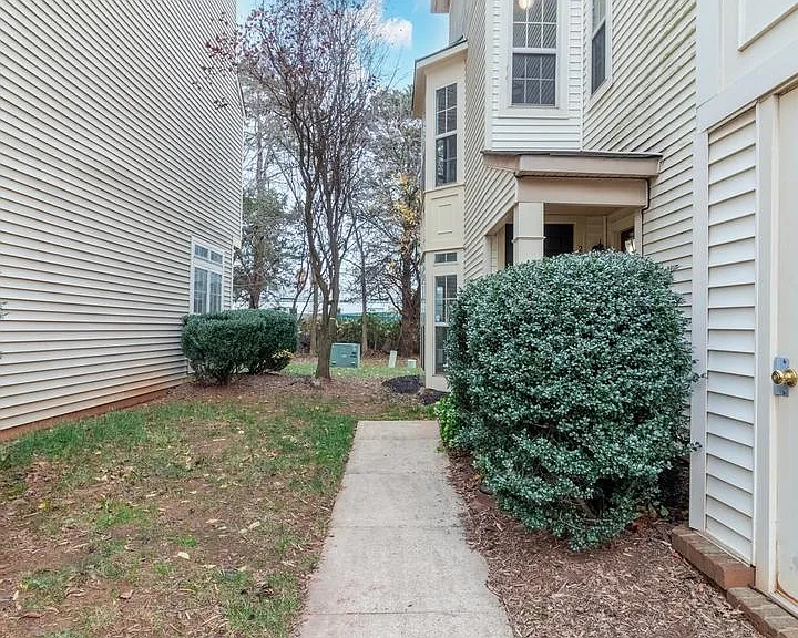 21174 Domain Ter — Photo 38